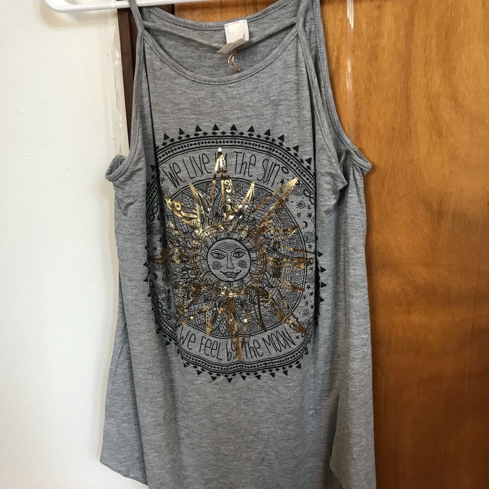 🆕 Plus size tunics - Picture 2 of 4